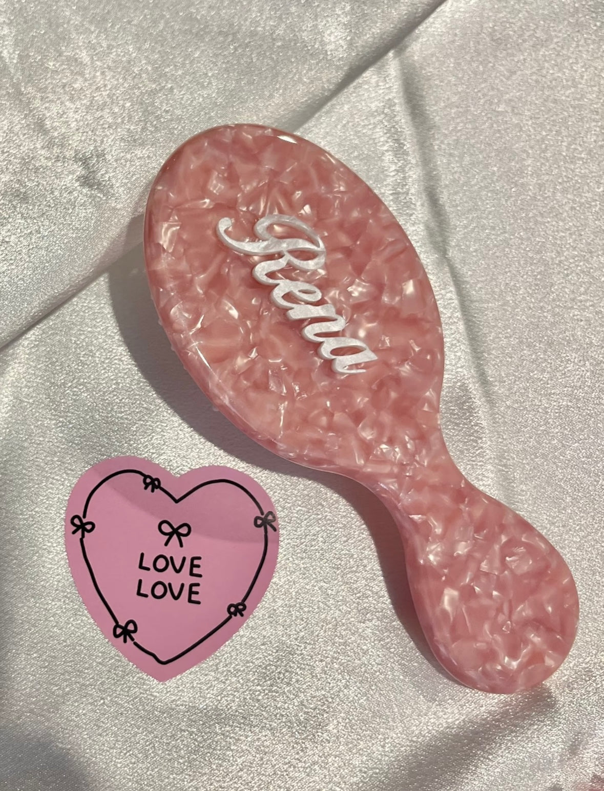 Bowee Custom Name Hair Brush Pink