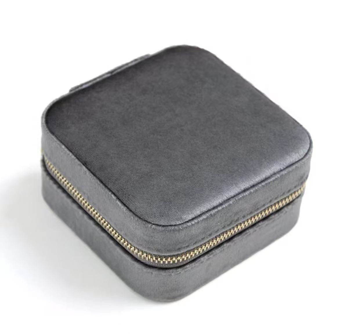 Bowee Custom Name Velvet Make Up Box Silver